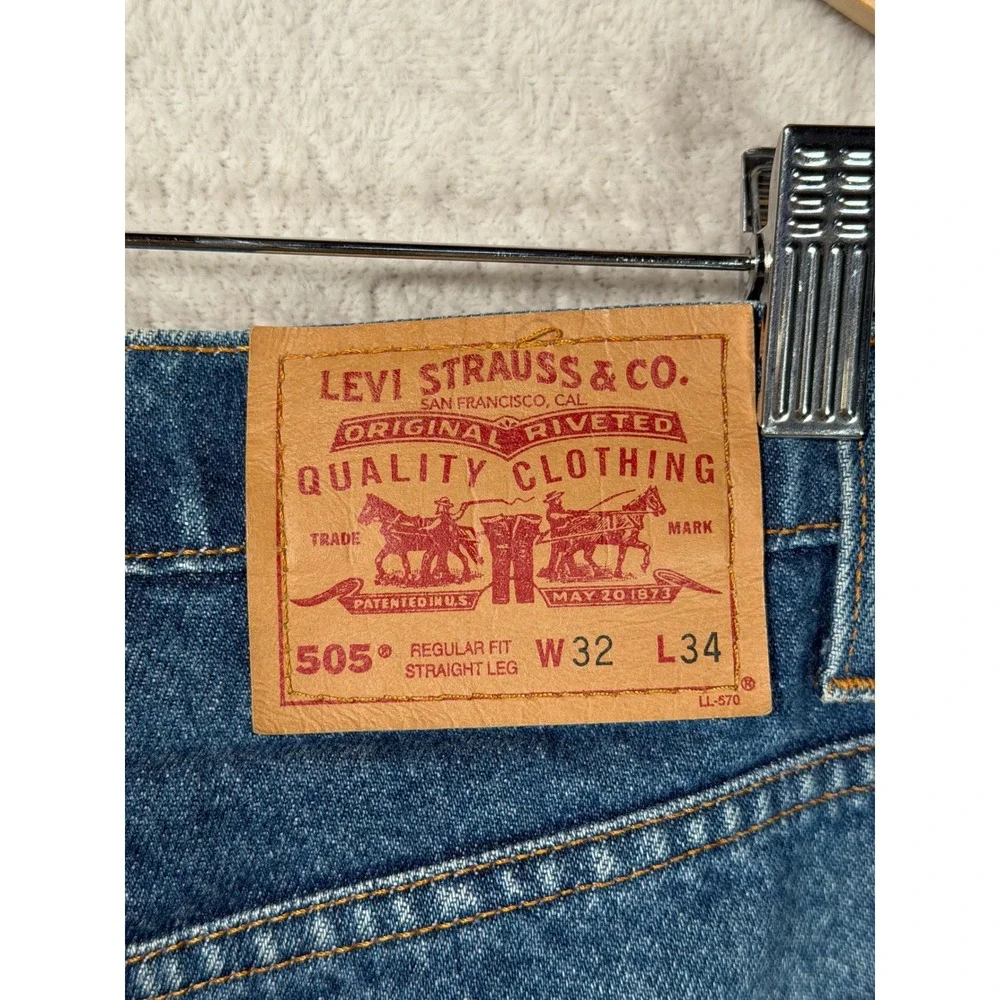 VTG Levis 505 Regular Fit Straight Leg Jeans Mens 32x34 Blue Medium Wash Denim